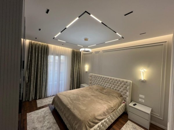 Tirane, jepet me qera apartament 2+1+Ballkon Kati 4, 105 m² 1.000 € (Rruga Dibres)