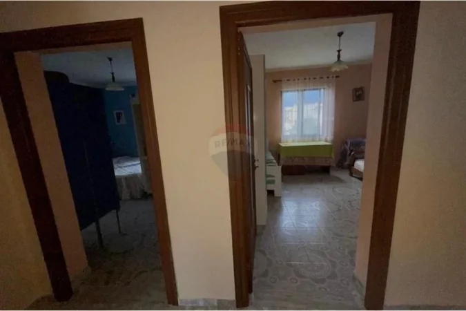 Tirane, jepet me qera apartament 2+1 Kati 2, 140 m² 350 € (Ali Demi)