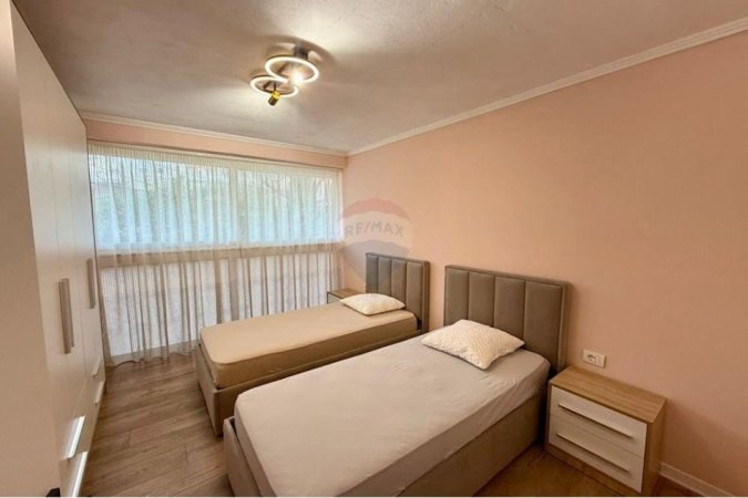 Tirane, jepet me qera apartament duplex 3+1 Kati 1, 175 m² 550 € (Fresk)