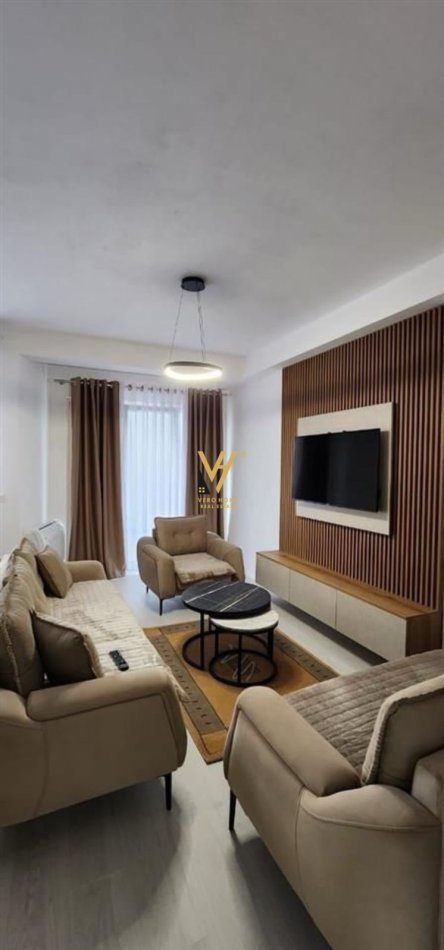 Tirane, jepet me qera apartament 2+1+Ballkon Kati 3, 100 m² 700 € (UNAZA E RE)