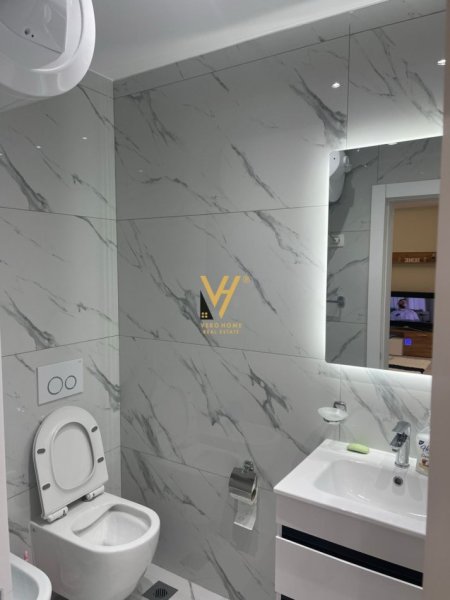 Tirane, jepet me qera apartament 1+1+Ballkon Kati 8, 70 m² 900 € (RRUGA E KOSOVAREVE)