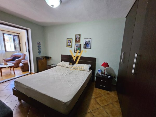 Tirane, jepet me qera apartament 2+1+Ballkon Kati 1, 80 m² 500 € (21 DHJETORI)