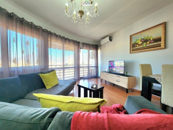 Tirane, jepet me qera apartament 1+1+Ballkon Kati 9, 70 m² 650 € (zogu i zi)