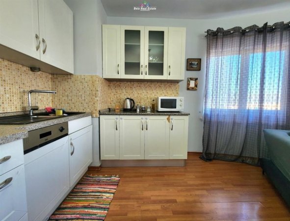 Tirane, jepet me qera apartament 1+1+Ballkon Kati 9, 70 m² 650 € (zogu i zi)