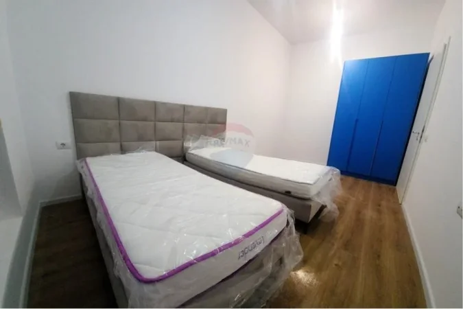 Tirane, jepet me qera apartament 1+1 Kati 2, 67 m² 400 € (Ali Demi)