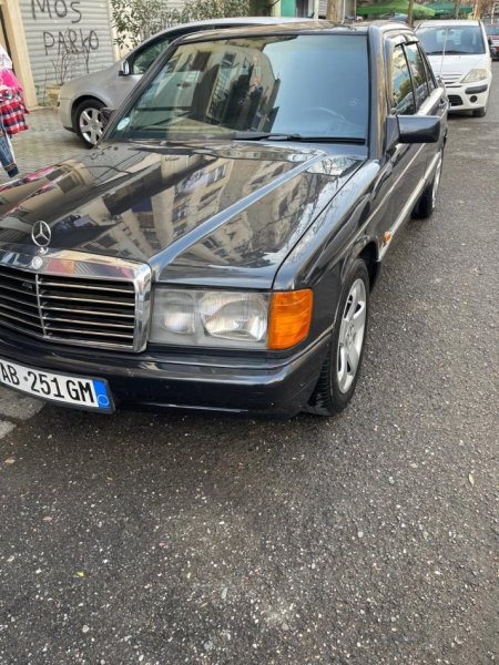 Tirane, shitet makine Benz Nafte, gri e erret manuale Kondicioner 3.499 €