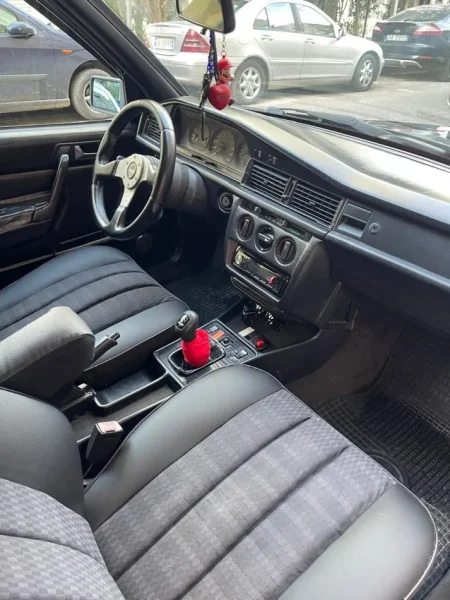 Tirane, shitet makine Benz Nafte, gri e erret manuale Kondicioner 3.499 €