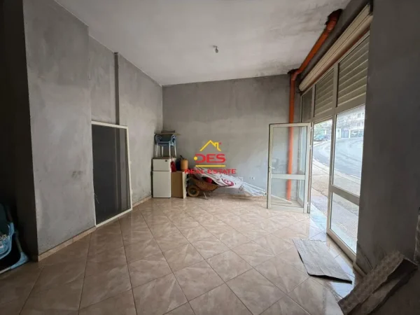 Vlore, shitet dyqan Kati 0, 45 m² 105.000 € (Rruga Aleksandër Moisiu)