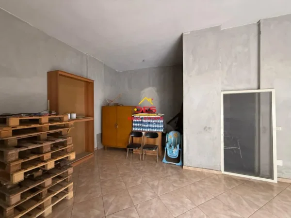 Vlore, shitet dyqan Kati 0, 45 m² 105.000 € (Rruga Aleksandër Moisiu)