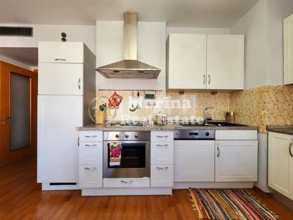 Tirane, jepet me qera apartament 1+1+Ballkon Kati 9, 70 m² 520 € (Zogu Zi)