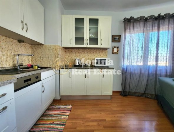 Tirane, jepet me qera apartament 1+1+Ballkon Kati 9, 70 m² 520 € (Zogu Zi)