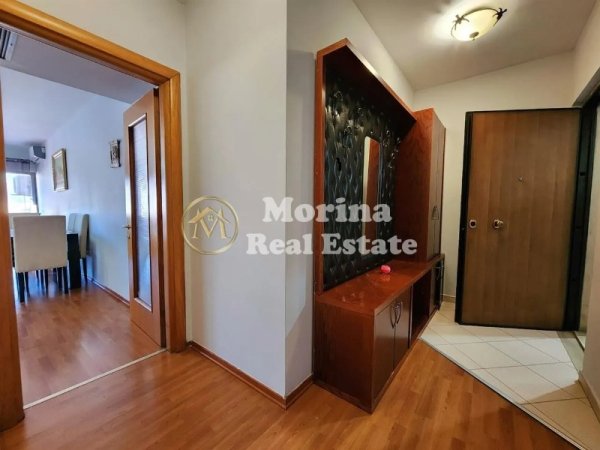 Tirane, jepet me qera apartament 1+1+Ballkon Kati 9, 70 m² 520 € (Zogu Zi)