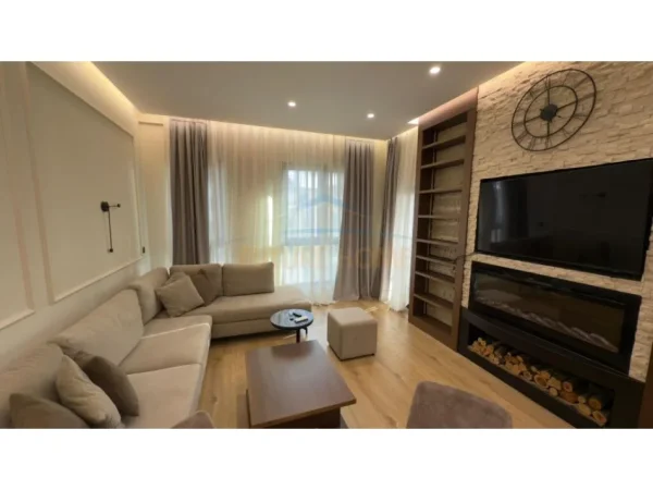 Tirane, jepet me qera apartament 1+1 Kati 8, 76 m² 850 € (Rruga e Kavajes)