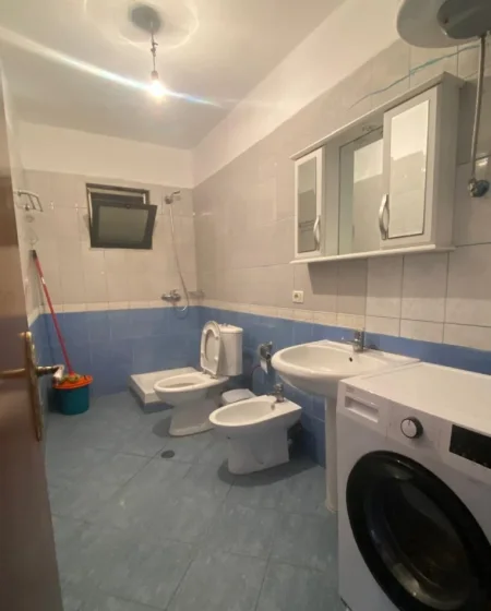 Tirane, jepet me qera apartament Kati 3, 90 m² 350 € (Kompleksi Malajzian)