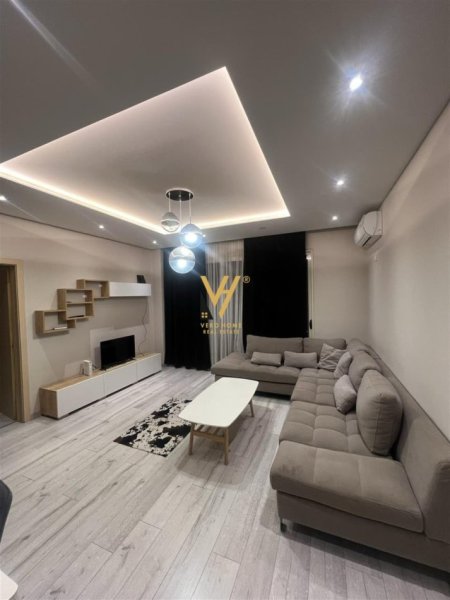 Tirane, jepet me qera apartament 2+1+Ballkon Kati 4, 100 m² 500 € (ASTIR)