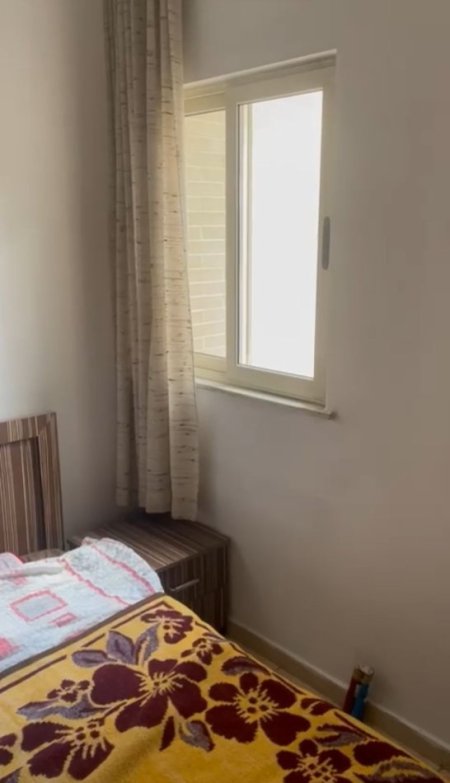 Tirane, jepet me qera 1+1+Ballkon Kati 3, 400 € (Ish Fusha Aviacionit tek bar Agroni)
