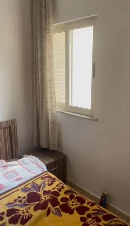 Tirane, jepet me qera 1+1+Ballkon Kati 3, 400 € (Ish Fusha Aviacionit tek bar Agroni)