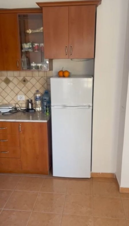 Tirane, jepet me qera 1+1+Ballkon Kati 3, 400 € (Ish Fusha Aviacionit tek bar Agroni)
