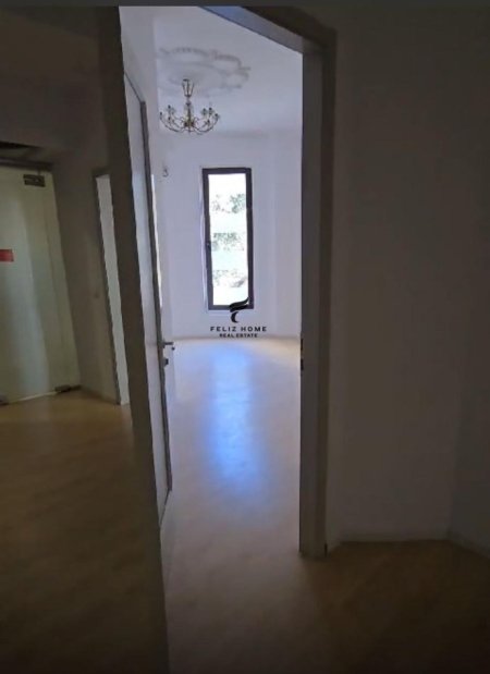 Tirane, jepet me qera zyre Kati 1, 80 m² 1.400 € (QENDER)