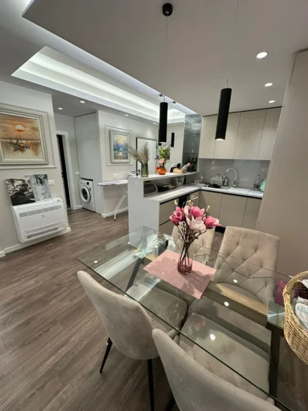 Tirane, shitet apartament 2+1 Kati 2, 90 m² 190.000 € (Rruga e Ullinjve)