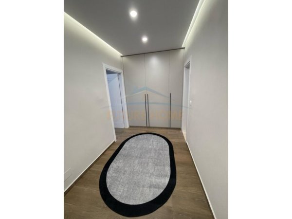 Tirane, jepet me qera apartament 1+1 Kati 1, 60 m² 600 € (ish parku)