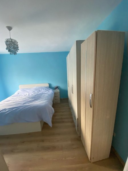 Tirane, jepet me qera apartament 1+1 Kati 5, 450 € (rruga naim frasheri)