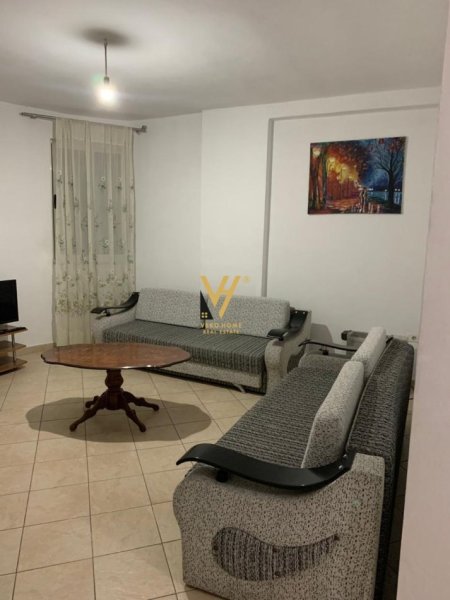Tirane, jepet me qera apartament 1+1+Ballkon Kati 3, 70 m² 450 € (KODRA E DIELLIT)