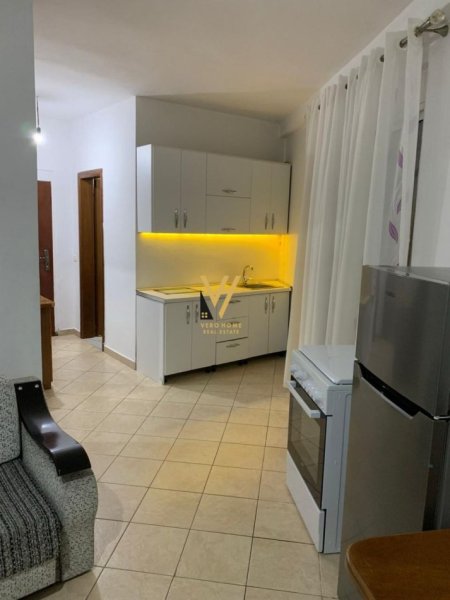 Tirane, jepet me qera apartament 1+1+Ballkon Kati 3, 70 m² 450 € (KODRA E DIELLIT)