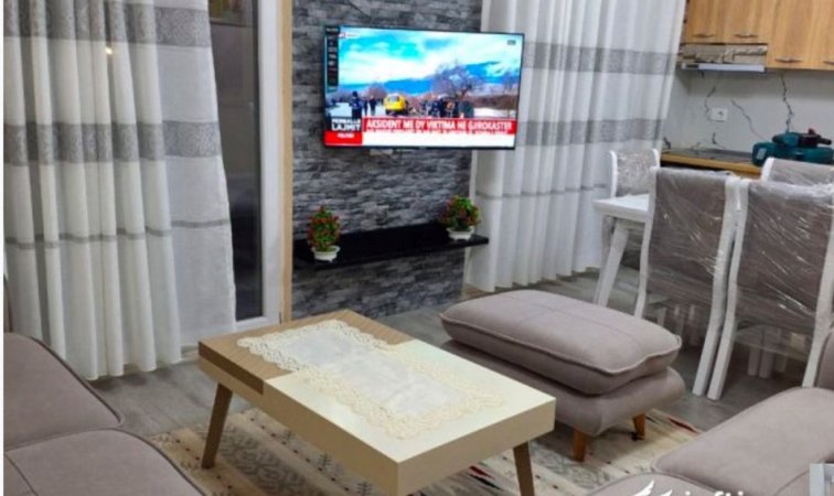 Tirane, jepet me qera apartament 2+1+Ballkon Kati 2, 119 m² 500 € (5 MAJI)