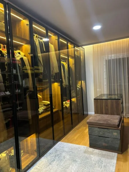 Tirane, shitet apartament 3+1+Ballkon , 172 m² 360.000 € (Kopshti Botanik)