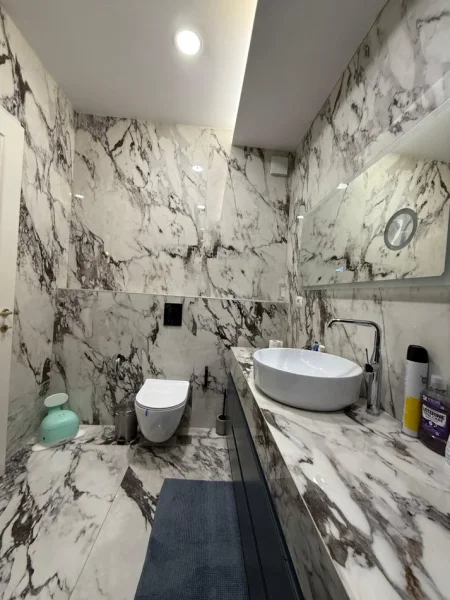 Tirane, shitet apartament 3+1+Ballkon , 172 m² 360.000 € (Kopshti Botanik)