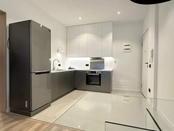 Tirane, jepet me qera apartament 1+1 Kati 11, 1 m² 850 € (rruga e kavajes)