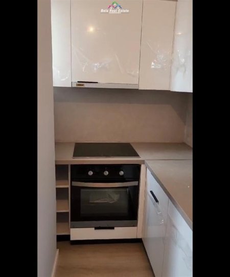 Tirane, jepet me qera apartament Kati 4, 90 m² 500 € (pazari i ri)