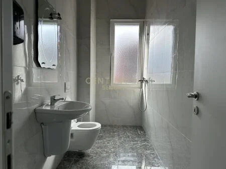 Tirane, shitet apartament 2+1+Ballkon Kati 6, 110 m² 285.000 € (rruga sali butka)