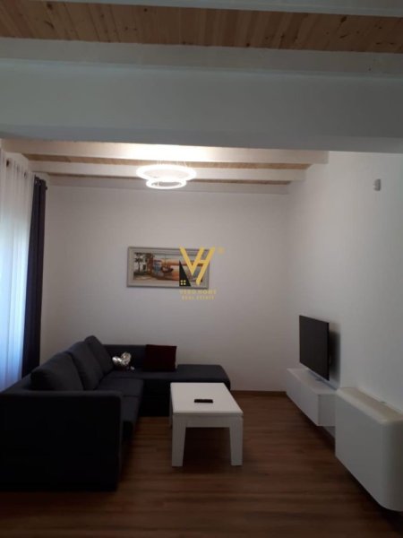 Durres, jepet me qera Vile 2+1+Ballkon Kati 0, 140 m² 1.500 € (MALI I ROBIT)