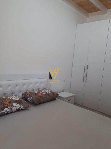 Durres, jepet me qera Vile 2+1+Ballkon Kati 0, 140 m² 1.500 € (MALI I ROBIT)