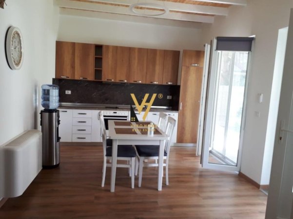 Durres, jepet me qera Vile 2+1+Ballkon Kati 0, 140 m² 1.500 € (MALI I ROBIT)