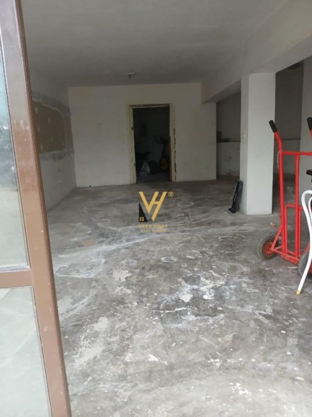 Tirane, jepet me qera magazine Kati 0, 100 m² 300 € (ISH TREGU ELEKTRIK)