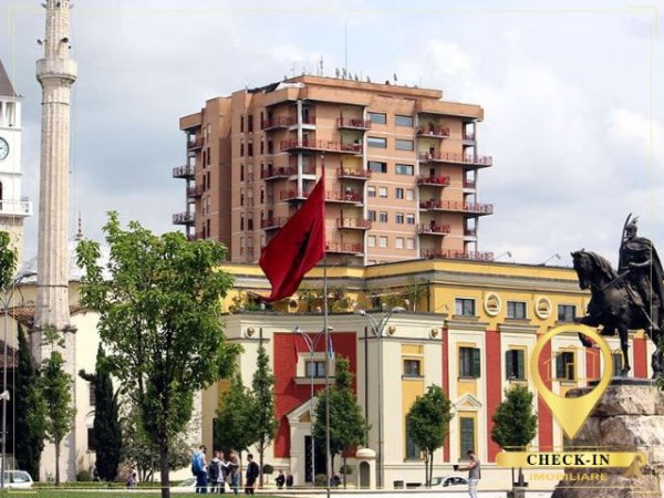 Tirane, jepet me qera zyre Kati 1, 80 m² 1.400 € (Torre Drin)