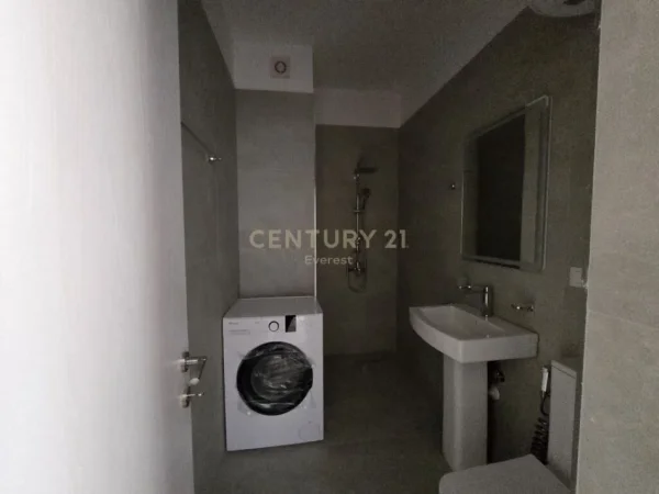 Tirane, shitet apartament 2+1+Aneks+Ballkon Kati 7, 96 m² 148.000 € (Laprak prane ProCredit Bank)