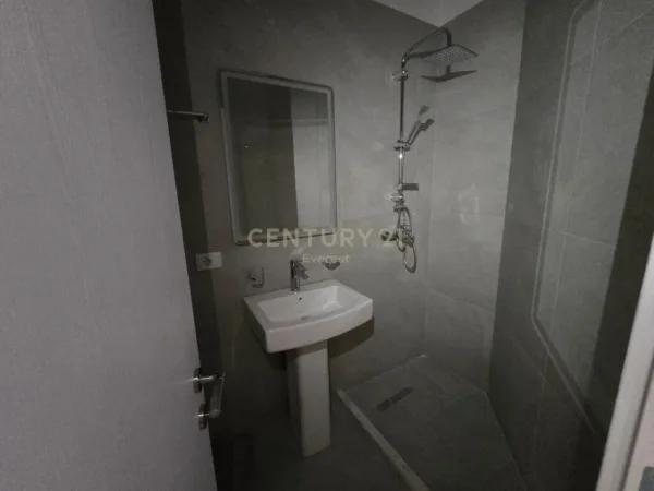 Tirane, shitet apartament 2+1+Aneks+Ballkon Kati 7, 96 m² 148.000 € (Laprak prane ProCredit Bank)