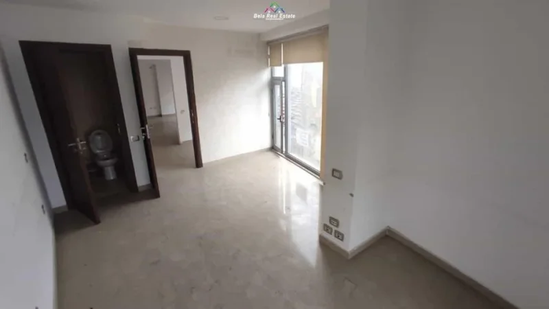 Tirane, jepet me qera zyre Kati 2, 60 m² 700 € (pazari i ri)