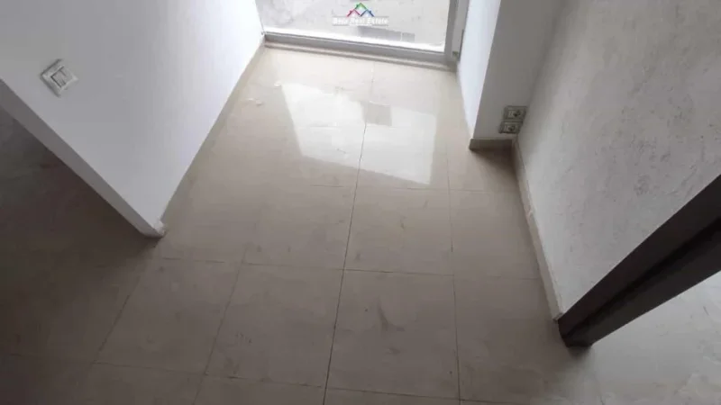 Tirane, jepet me qera zyre Kati 2, 60 m² 700 € (pazari i ri)