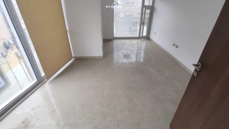 Tirane, jepet me qera zyre Kati 2, 60 m² 700 € (pazari i ri)