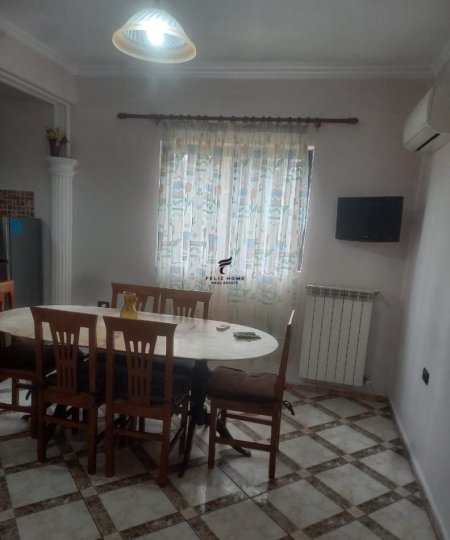 Tirane, jepet me qera apartament 3+1+Ballkon Kati 1, 140 m² 450 € (RRUGA E ELBASANIT)