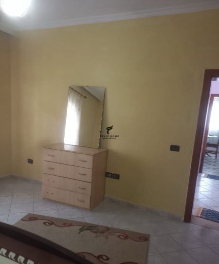 Tirane, jepet me qera apartament 3+1+Ballkon Kati 1, 140 m² 450 € (RRUGA E ELBASANIT)