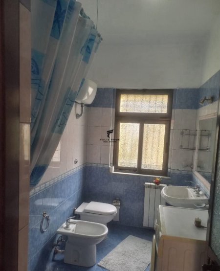 Tirane, jepet me qera apartament 3+1+Ballkon Kati 1, 140 m² 450 € (RRUGA E ELBASANIT)