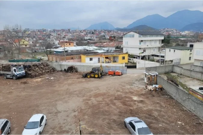 3.500 m² (TOKE ME QIRA NE ALLIAS!)