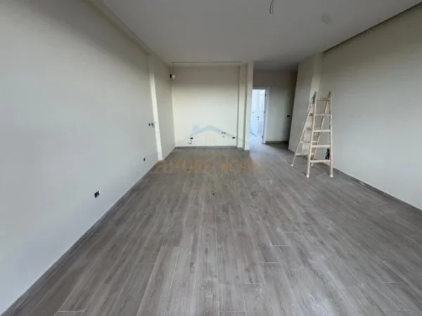 Tirane, shitet apartament 3+1+Ballkon Kati 8, 132 m² 237.060 € (BULEVARDI I RI)