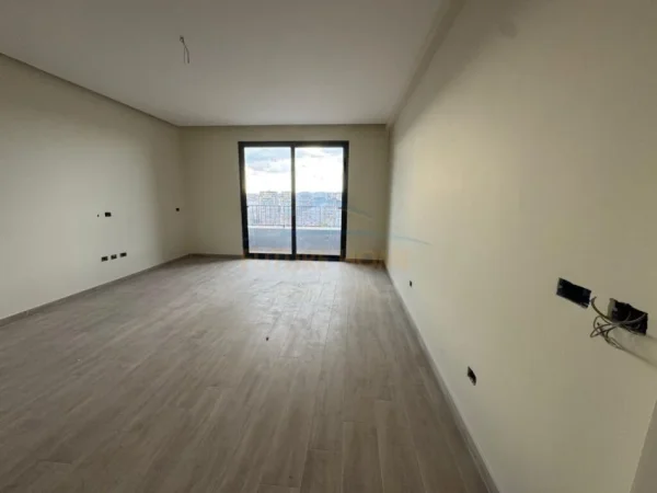 Tirane, shitet apartament 3+1+Ballkon Kati 8, 132 m² 237.060 € (BULEVARDI I RI)